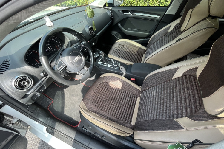 奥迪A3 2016款 Sportback 35 TFSI 领英型中控内饰7006