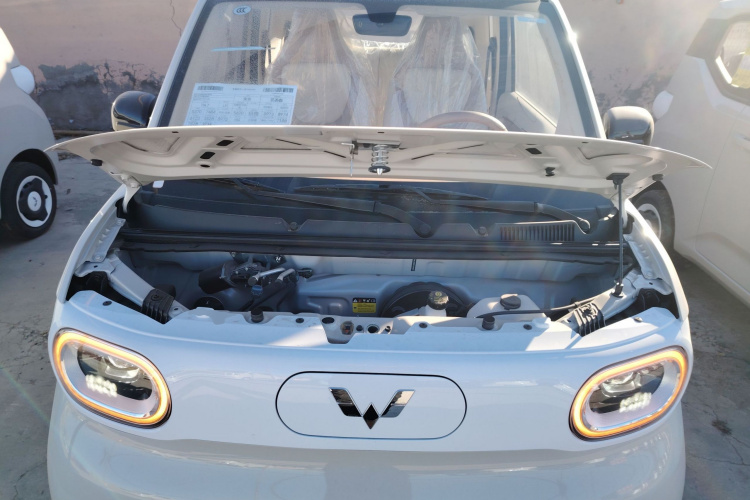 五菱汽车 宏光MINIEV 2024款 第三代 215km 青春版机舱底盘24