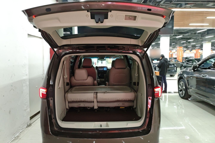 别克GL8 2023款 陆上公务舱 智享型机舱底盘23