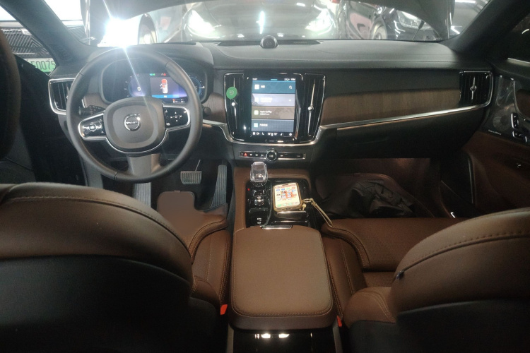 沃尔沃S90新能源 2024款 插电式混动 四驱长续航智雅豪华版中控内饰7002