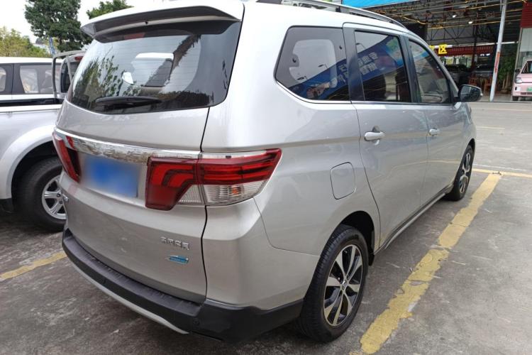 启辰M50V 2019款 1.6L CVT豪华版车身外观7