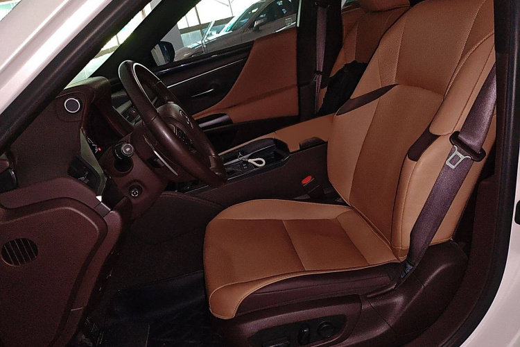 雷克萨斯ES 2020款 300h 卓越版局部细节19