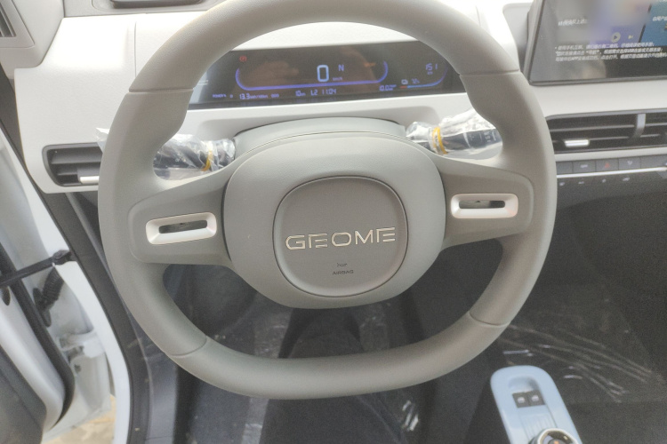 吉利银河 熊猫 2025款 210km 元气熊中控内饰13