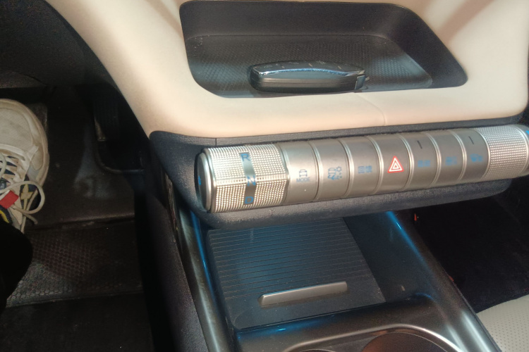 比亚迪 海豚 2023款 420km 时尚版局部细节18