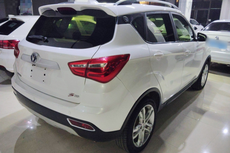 长安CS35 2017款 1.6L 手动豪华型车身外观6005