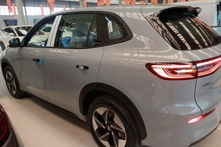 吉利银河 银河E5 2026款 530km 启航版车身外观6003