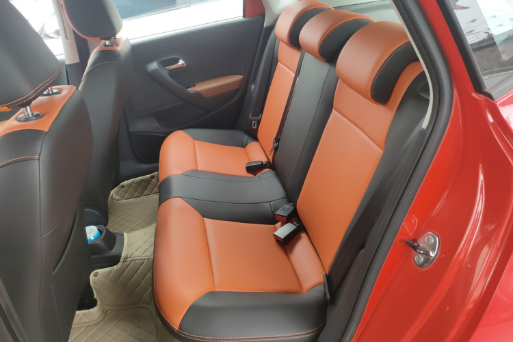 大众 Polo 2016款 1.4L 手动风尚型中控内饰7004