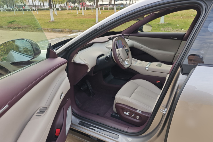 小米汽车 小米YU7 2025款 超长续航高性能四驱Max版车身外观6007