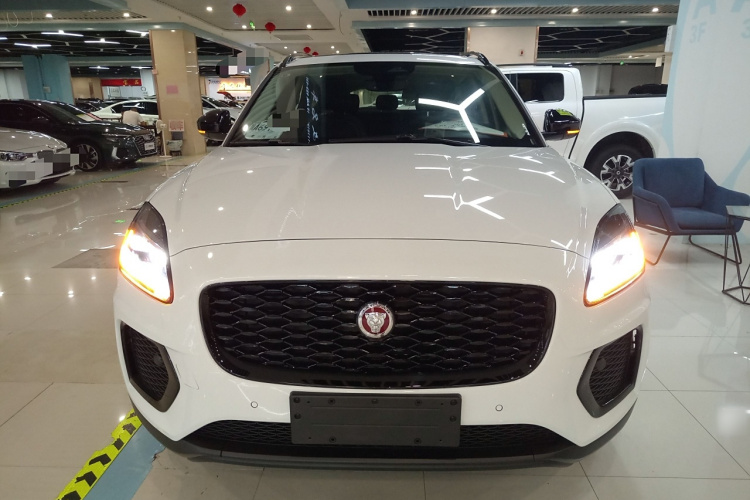 捷豹E-PACE 2024款 耀黑运动版 R-DYNAMIC SE BLACK车身外观2