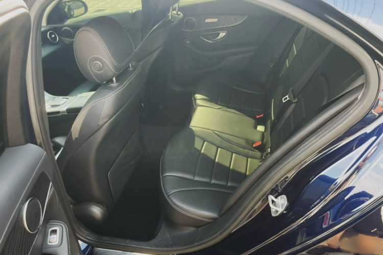 奔驰C级 2019款 C 180 L 时尚型运动版中控内饰7005