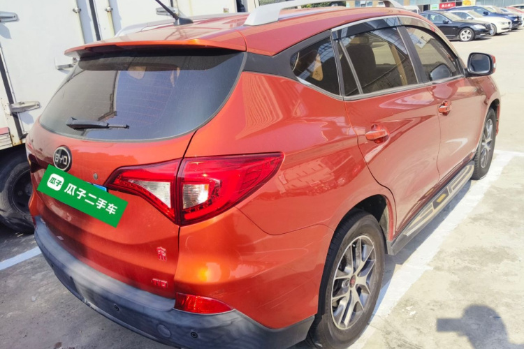 比亚迪 宋 2016款 盖世版 1.5TID 自动精英型车身外观7