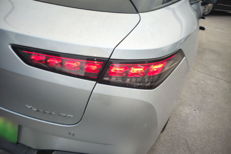 昊铂GT 2023款 710后驱超充版车身外观6006