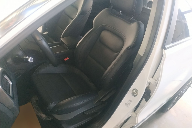 奇瑞 瑞虎8 2018款 1.5TCI 手动特供版 5座中控内饰19