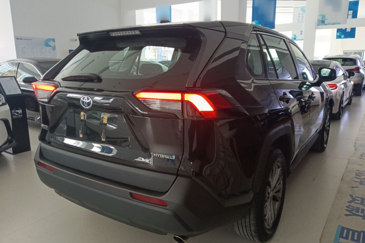丰田 RAV4荣放 2023款 双擎 2.5L E-CVT两驱精英版车身外观7