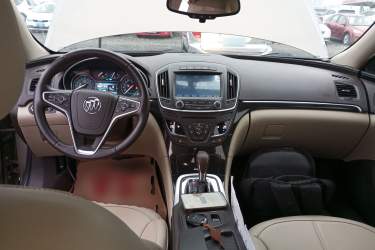 别克 君威 2014款 2.0L 精英时尚型中控内饰12