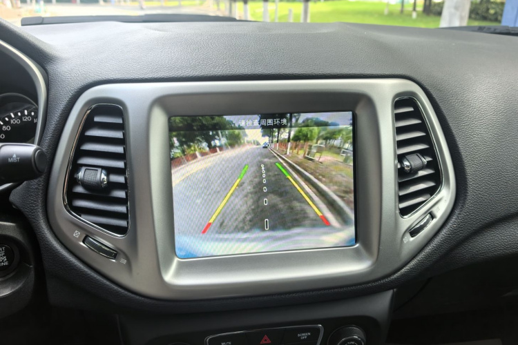 Jeep 指南者 2017款 200T 自动家享版中控内饰7012