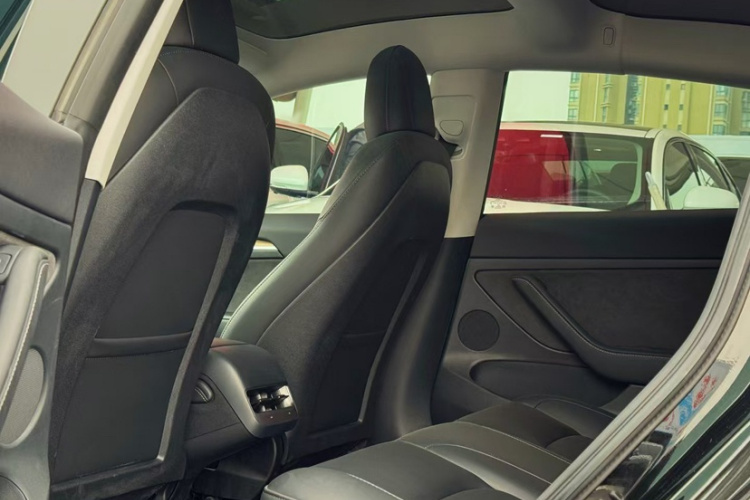 特斯拉 Model 3 2022款 后轮驱动版中控内饰7001