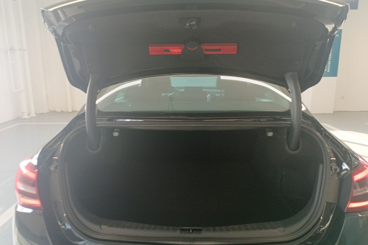 红旗H5 2022款 经典款 改款 1.5T DCT旗韵版机舱底盘23