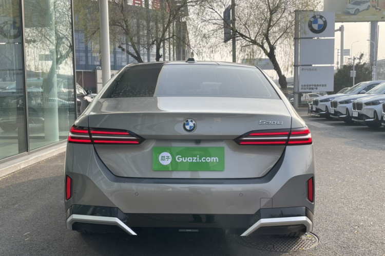 宝马5系 2024款 530Li 领先型 M运动套装车身外观6008