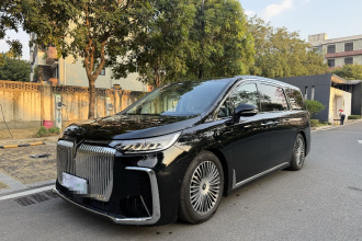 岚图汽车 岚图梦想家 2025款 PHEV 四驱旗舰鲲鹏版