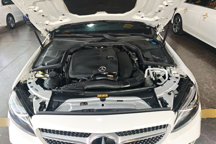 奔驰C级 2020款 改款 C 200 L 时尚型运动版机舱底盘24