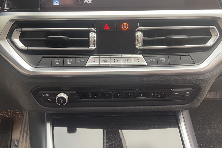 宝马3系 2021款 改款二 325Li M运动套装中控内饰7008