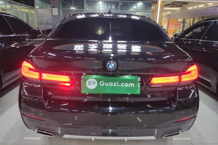 宝马5系新能源 2022款 改款二 535Le M运动套装车身外观6