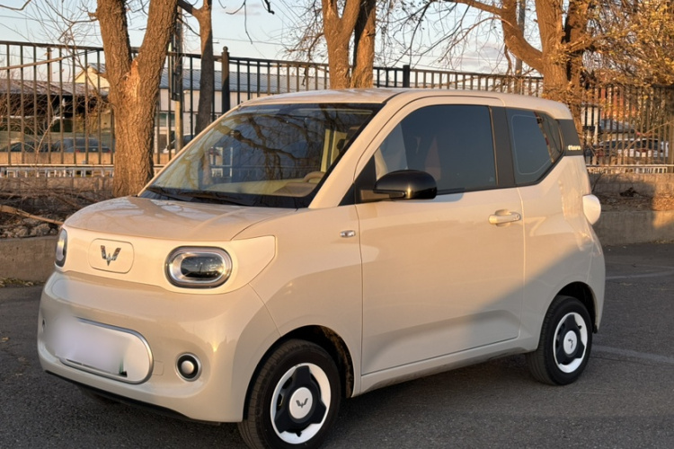 五菱汽车 宏光MINIEV 2024款 第三代 215km 青春版车身外观1