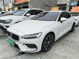 沃尔沃S60 2021款 T4 智逸豪华版