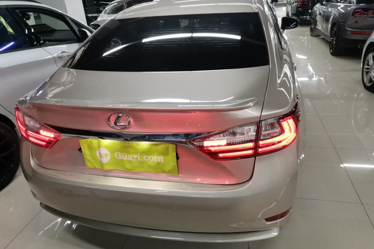 雷克萨斯ES 2015款 200 精英版车身外观6