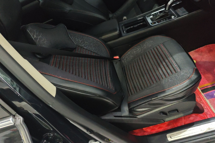 比亚迪 唐 2019款 2.0T 自动智联尊贵型 7座 国VI局部细节41