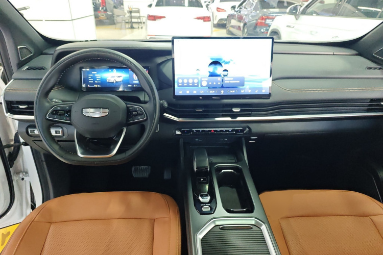 吉利汽车 豪越L 2024款 2.0T DCT旗舰型中控内饰7002