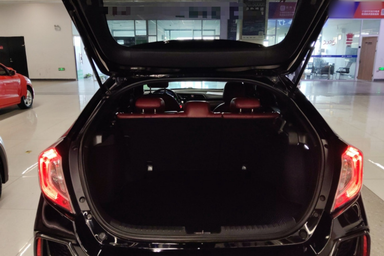 本田 思域 2021款 HATCHBACK 220TURBO CVT潮酷控局部细节23