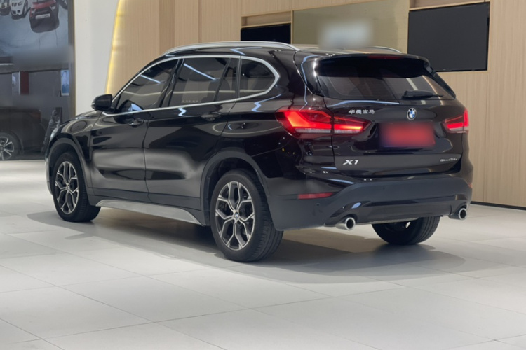 宝马X1 2020款 sDrive25Li 领先型车身外观6008