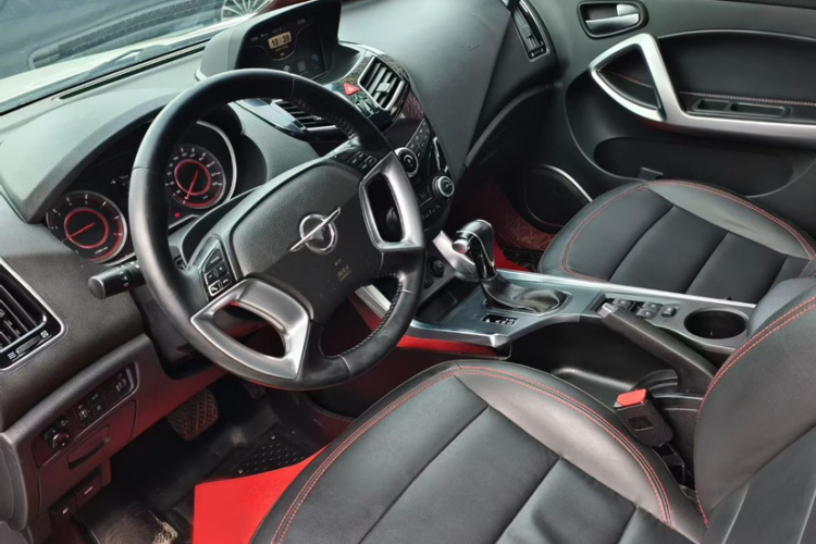 海马S5 2018款 1.5T CVT尊贵型中控内饰7001