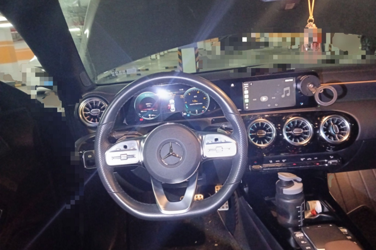 奔驰CLA 2021款 CLA 260 4MATIC中控内饰13