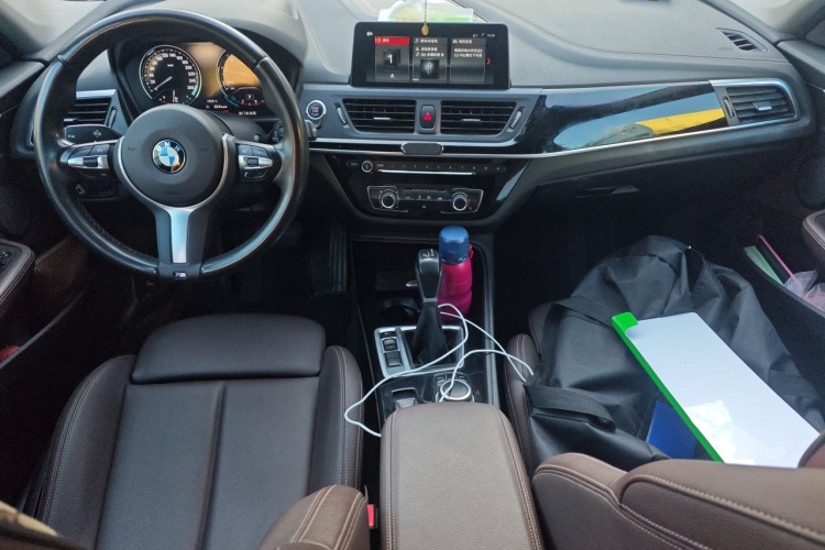 宝马1系 2019款 118i M运动套装中控内饰12