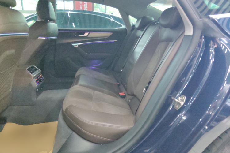 奥迪A7L 2022款 45 TFSI S-line 筑梦未来版中控内饰7004