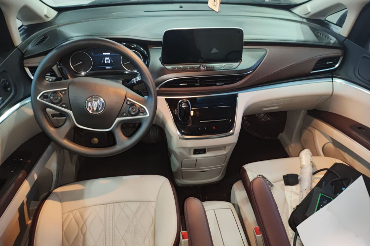 别克GL8 2023款 陆上公务舱 智享型中控内饰12