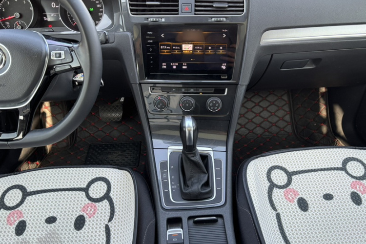 大众 高尔夫 2020款 200TSI DSG舒适进取版中控内饰7001
