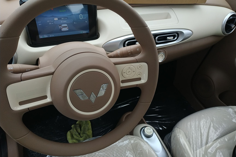 五菱汽车 宏光MINIEV 2025款 四门版 进阶款中控内饰7002