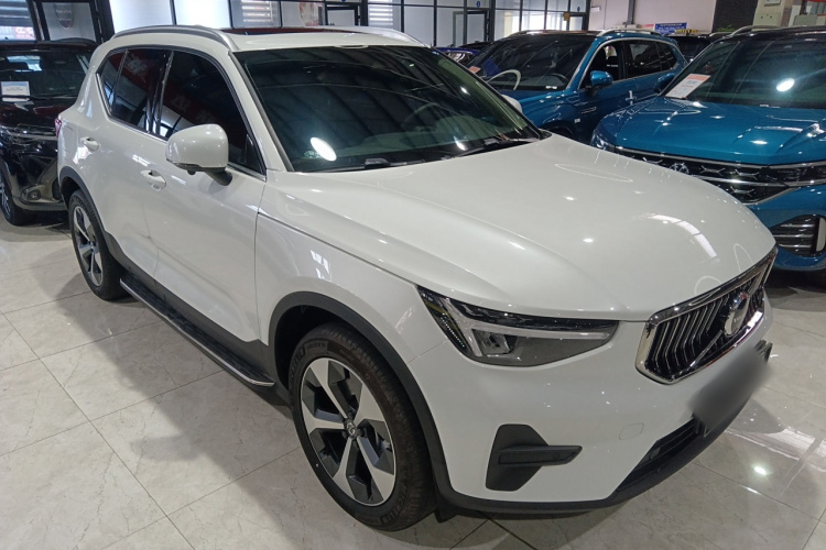 沃尔沃XC40 2023款 B4 四驱智远豪华版车身外观3