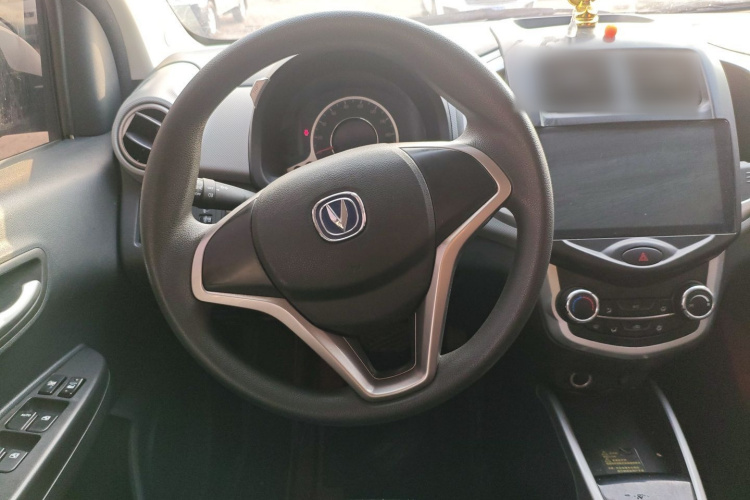 长安欧尚 奔奔E-Star 2021款 国民版 心悦版（快充版）磷酸铁锂（31.18kWh）局部细节13