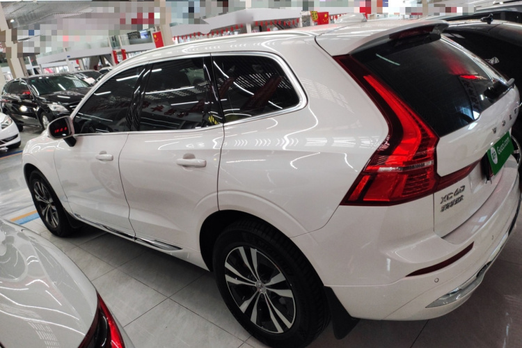 沃尔沃XC60 2023款 B5 四驱智逸豪华版车身外观4