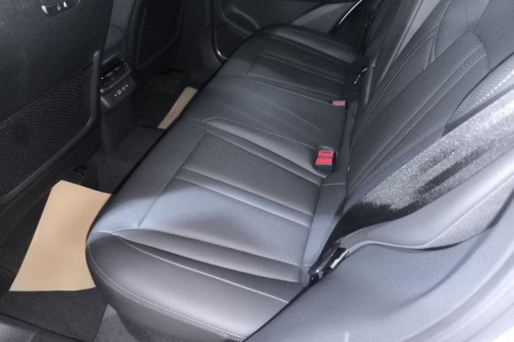 红旗HS3 PHEV 2024款 PHEV 115km 劲为版中控内饰21