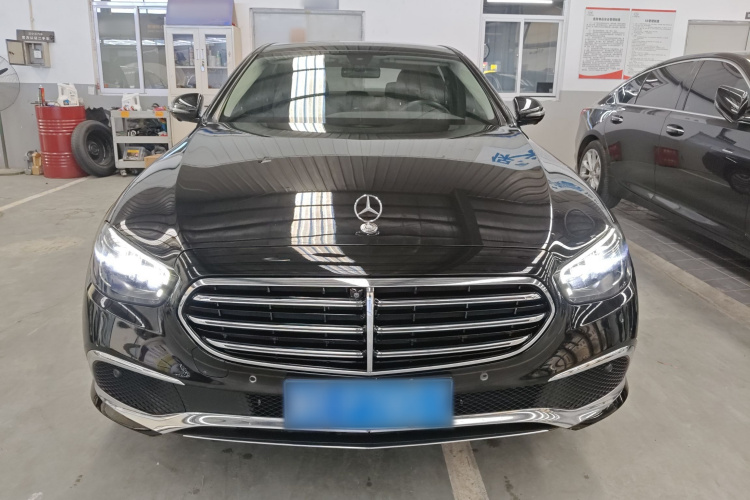 奔驰E级 2021款 改款 E 300 L 时尚型车身外观2