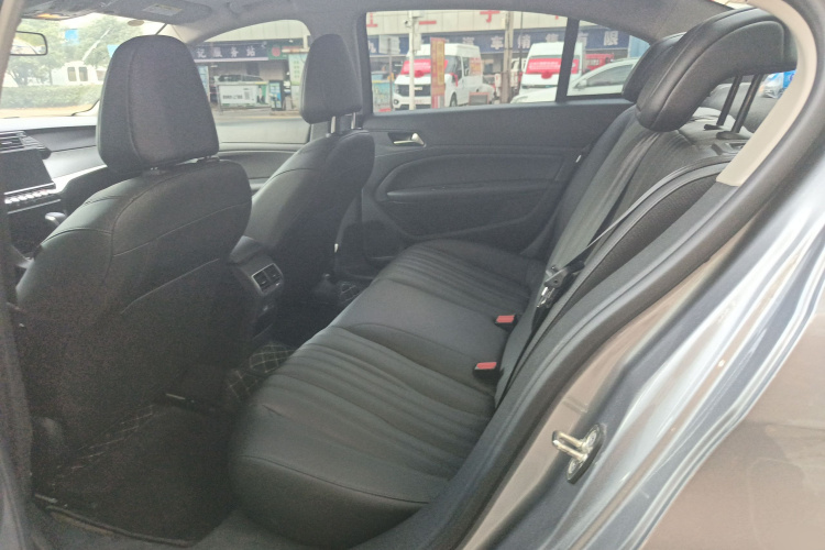 标致408 2024款 360THP 龘龘款 拉图版中控内饰7004