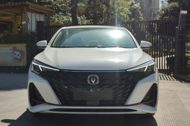 长安 逸动 2025款 PLUS 1.4T 双离合高能版车身外观6002