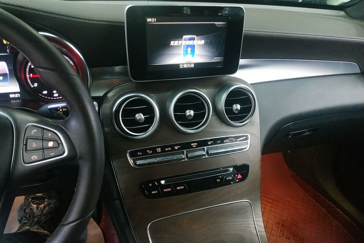 奔驰GLC 2019款 改款 GLC 300 L 4MATIC 动感型局部细节16