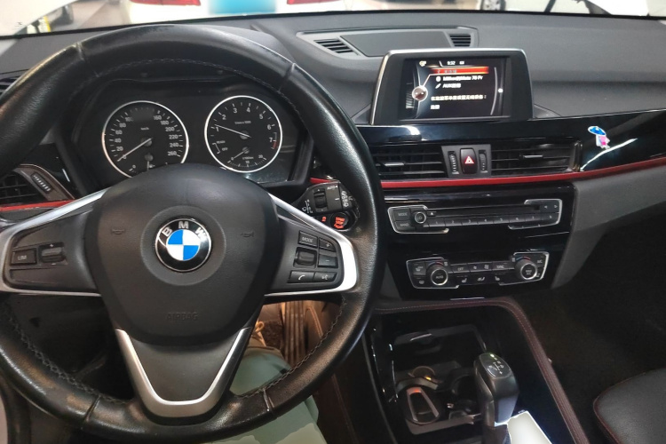 宝马X1 2016款 sDrive20Li 豪华型中控内饰12